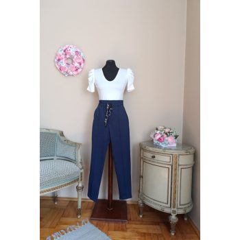 Lea felső V nyakú fehér