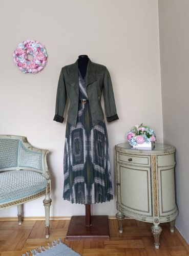 Dana velúr hatású kabátka keki