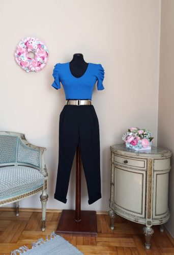 Lea felső V nyakú királykék