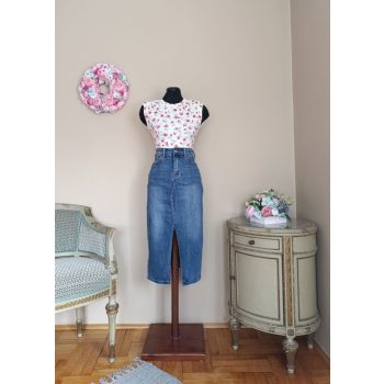 Julia felső virágos