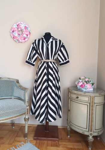 Csíkos ingruha fekete-fehér