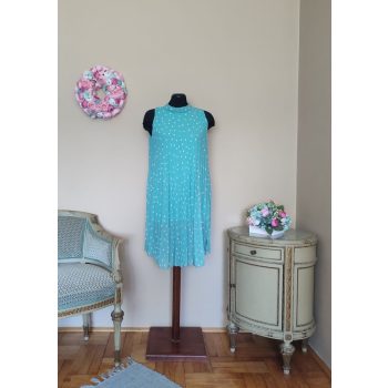 Pöttyös pliszírozott ruha