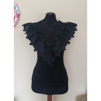 Csipkés ujjatlan póló