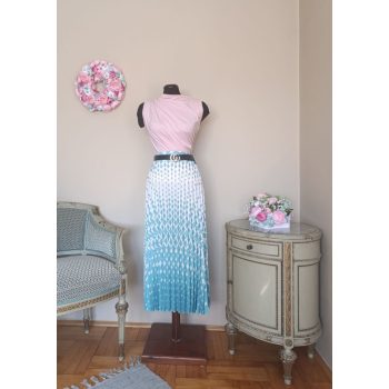 Pliszírozott szoknya övvel