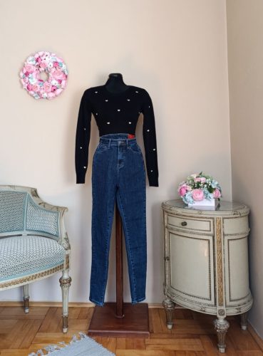 Pihe puha szívecskés pulcsi fekete