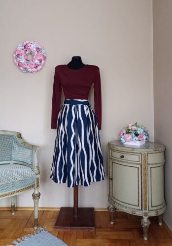 Elza body burgundi