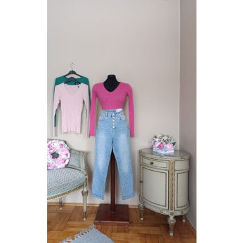 Extra puha bordázott V nyakú pulcsi