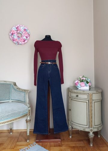 Nicole pulcsi burgundi (vállra húzható)