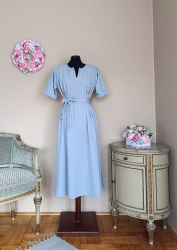 Leila ruha világoskék