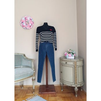 Csíkos pulcsi fekete-fehér