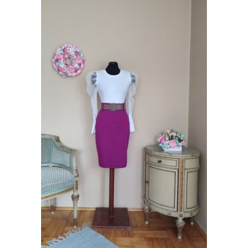 Ceruzaszoknya övvel