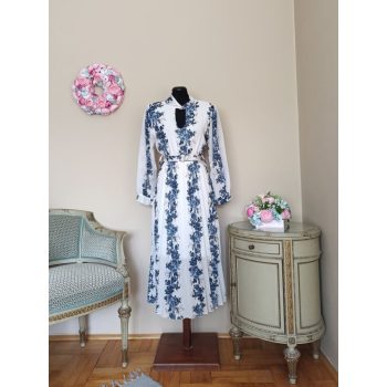 Kék virágos pliszírozott szoknyás ruha