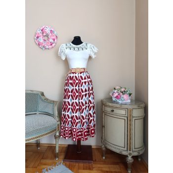 Wendy szoknya övvel