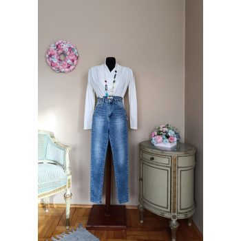 Ejtett elejű felső nyaklánccal