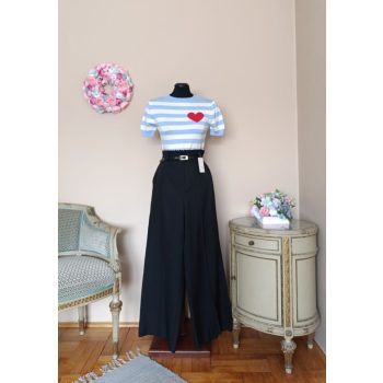 Bő szárú nadrág övvel