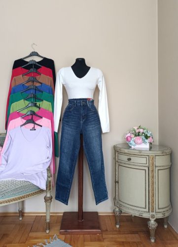 Extra puha V nyakú pulcsi