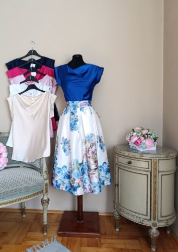 Ejtett elejű felső több színben