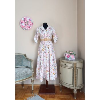 Virágos pamutruha övvel