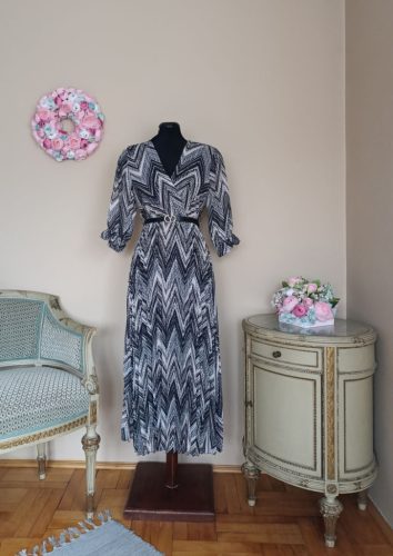 Adele pliszírozott szoknyás ruha